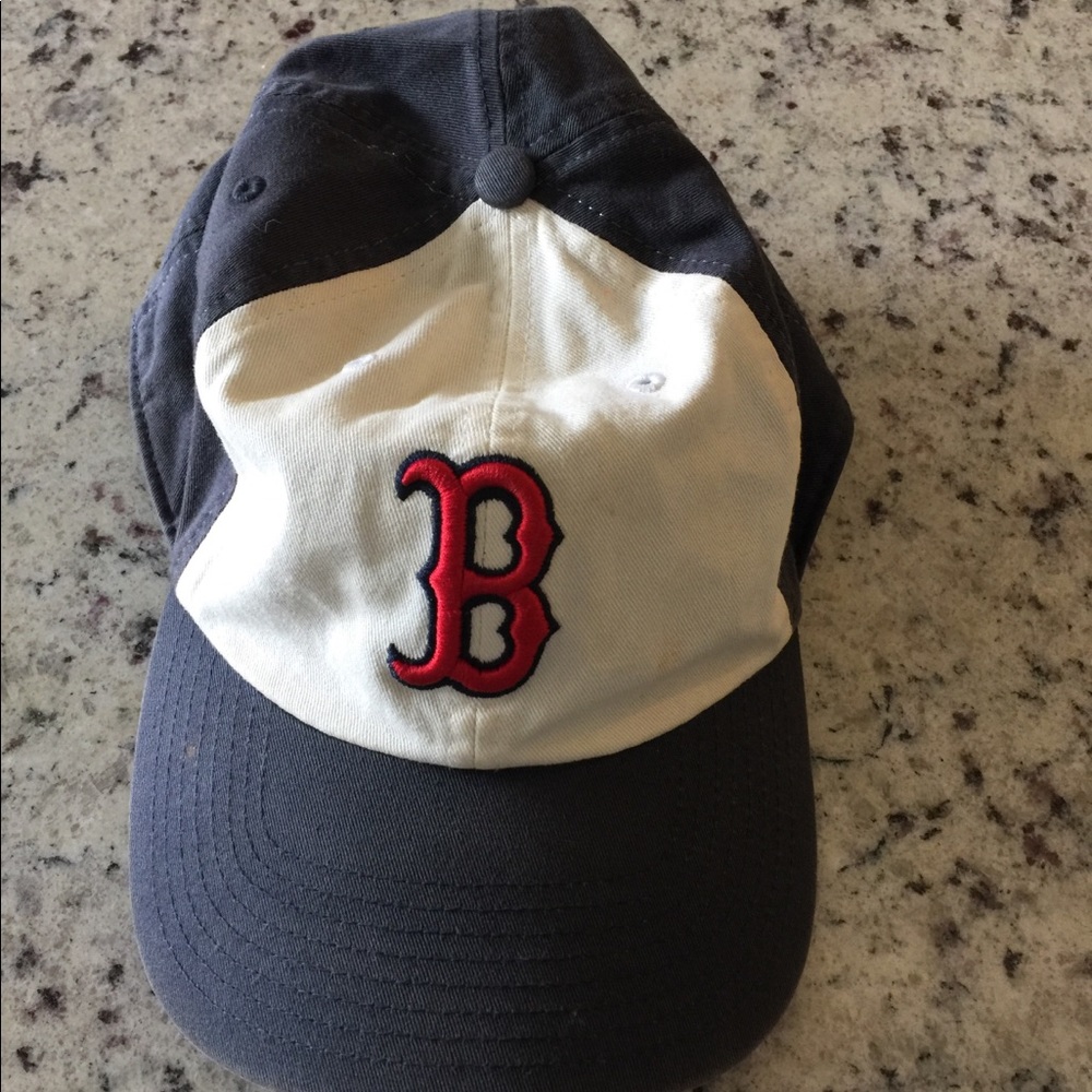 Boston fitted hat